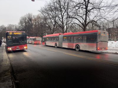 Et stort flertall av Oslos busser kan bli stående om Unibuss går konkurs.