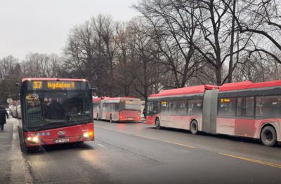 Et stort flertall av Oslos busser kan bli stående om Unibuss går konkurs.