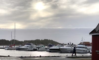 Norskekysten er truet av havnivåstigning, ifølge en fersk rapport som er bestilt av Miljødirektoratet. Der slås det alarm dersom dagens utvikling fortsetter.
