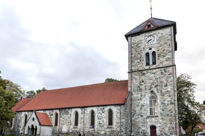 Vår Frue kirke i Trondheim ble bygd i middelalderen. Regjeringen bevilger penger i revidert budsjett til bevaring av gamle kirkebygg som denne.