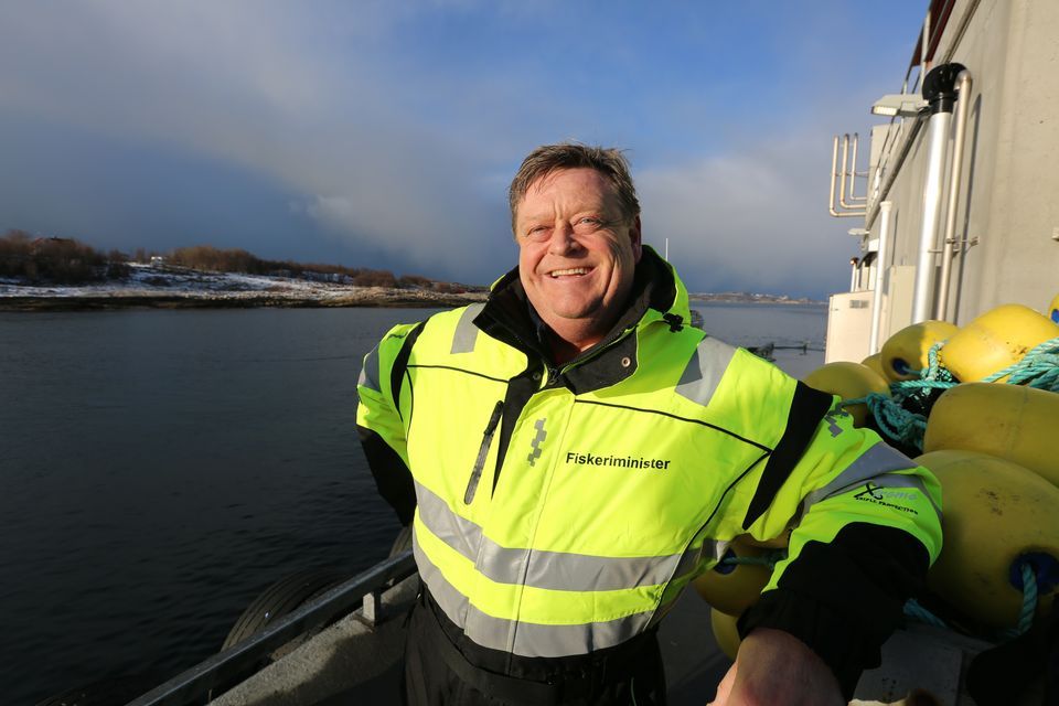 Nærings- og fiskeriminister Harald T. Nesvik (Frp) håper flere kommuner og fylkeskommuner ser gulroten som ligger i Havbruksfondet. Foto: Nærings- og fiskeridepartementet