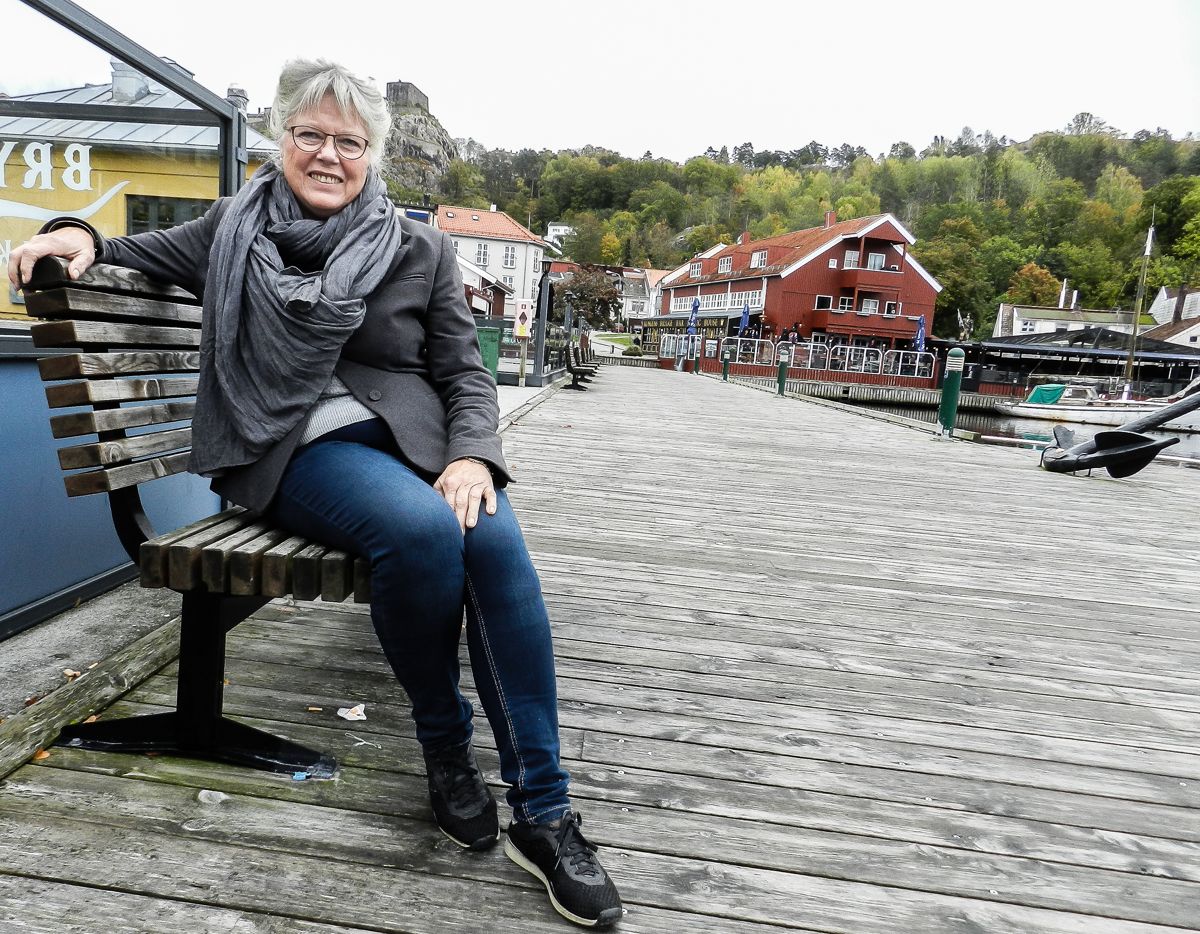 Anne-Kari Holm (Sp) blir ordfører i Halden. Bak seg har hun et knapt flertall bestående av seks røde og grønne partier. Foto: Hanne Eriksen, Halden Arbeiderblad
