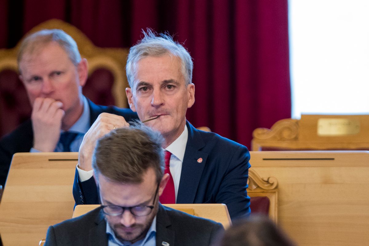 Ap-leder Jonas Gahr Støre anklaget regjeringen for ikke klarer å møte dagens utfordringer under trontaledebatten i Stortinget. Foto: Terje Pedersen / NTB scanpix