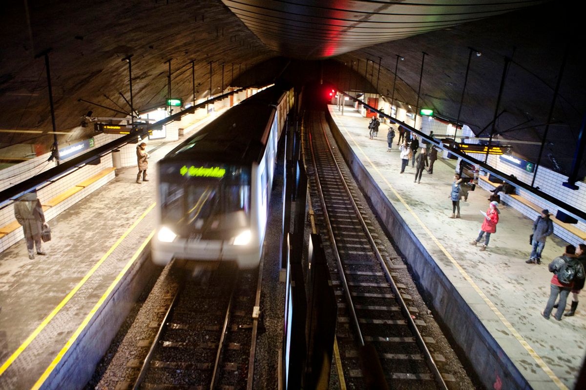 Det vil også være behov for økonomisk støtte i en omstillingsfase når samfunnet åpner etter korona, mener Kollektivtrafikkforeningen.