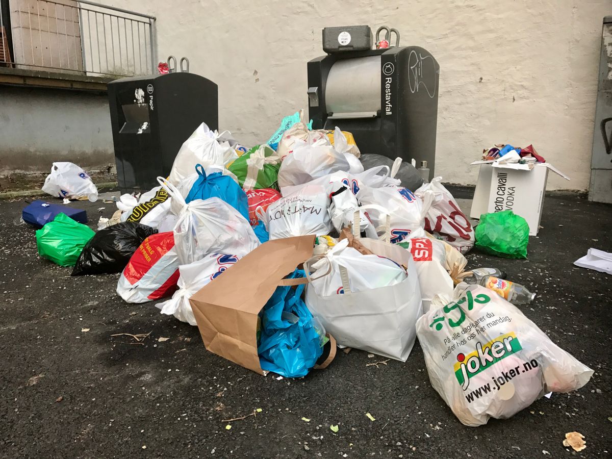 Den nye avtalen om søppeltømming har ført til en strøm av klager fra innbyggerne i Oslo. Foto: Lise Åserud / NTB scanpix