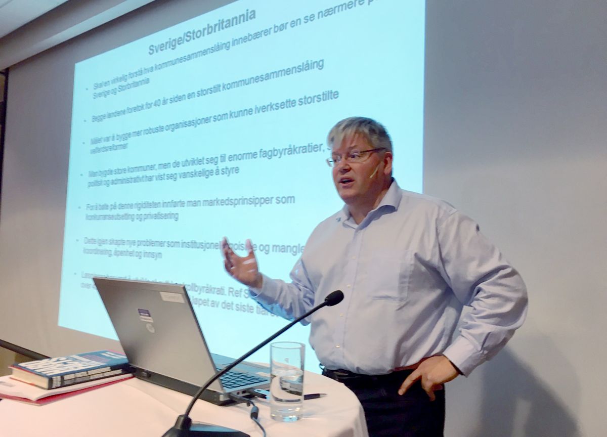 Professor Morten Øgård mener kommunereformen er basert på «total nonsens» i faktagrunnlaget. Foto: Tone Holmquist