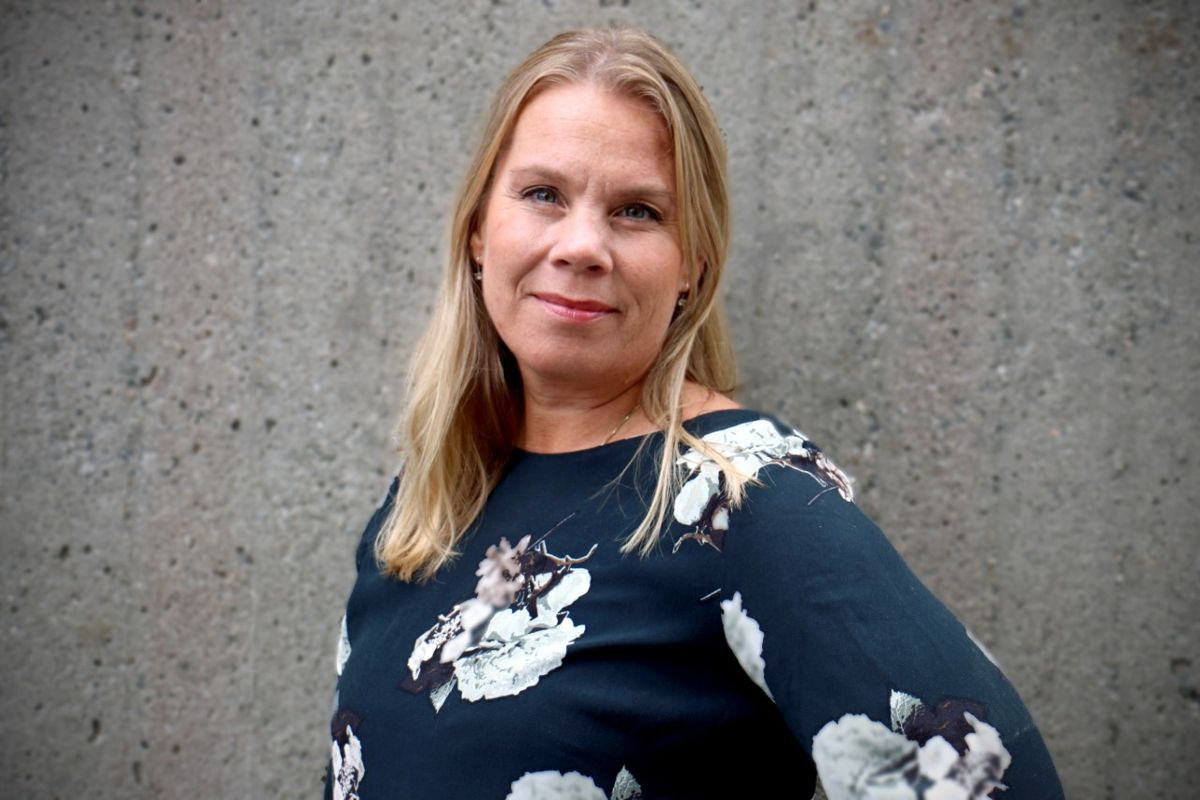 Mobbeombud i Møre og Romsdal, Kristin Øksenvåg, er opptatt av at alle barn og unge skal ha et trygt og godt læringsmiljø. Foto: Møre og Romsdal fylkeskommune