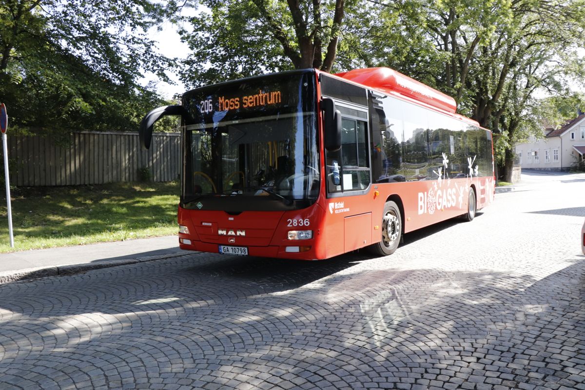 Stig på. I Moss og Rygge er interntrafikken med buss gratis: Foto: Tone Holmquist