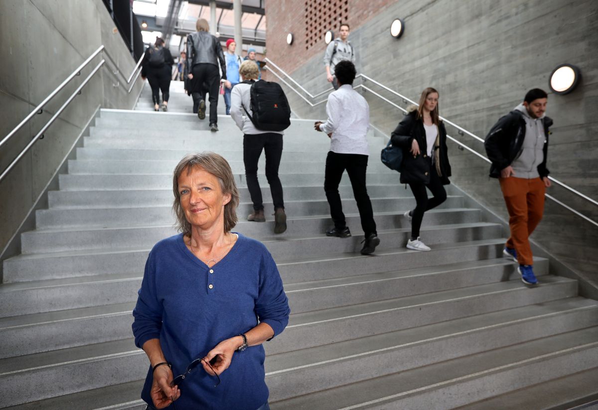 Professor i pedagogikk Ingrid Lund ved Universitetet i Agder mener at mobbingen i Drangedal har skjedd fordi voksne ikke har tatt tilstrekkelig ansvar. Foto: Universitetet i Agder