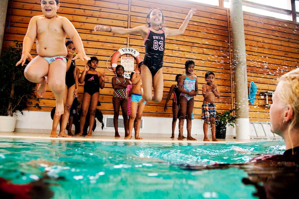 Barn på svømmekurs hvor hensikten er å bli trygg under og over vann. Illustrasjonsfoto: Tore Meek, NTB scanpix