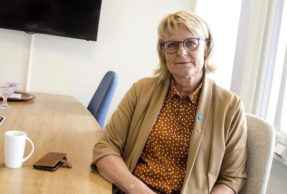 Ordfører Berit Flåmo sier hun er kjent med kravet fra Trønderenergi, men at kommunen ikke har mottatt det. Foto: Trond Hammervik, Hitra-Frøya