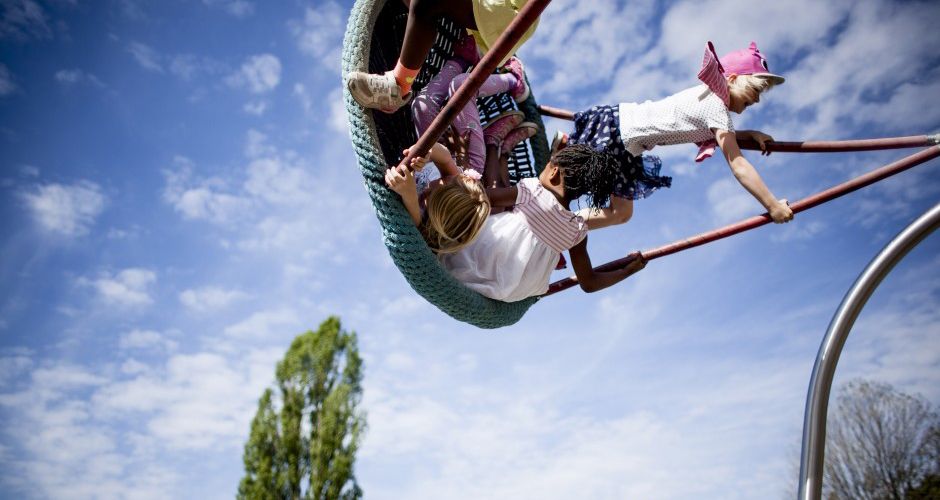 Forslaget innebærer at alle private barnehager få økt tilskudd i minst to år, uavhengig om de øker den pedagogiske bemanningen eller ikke, advarer kommuner som har svart på høringen. Foto: Magnus Knutsen Bjørke