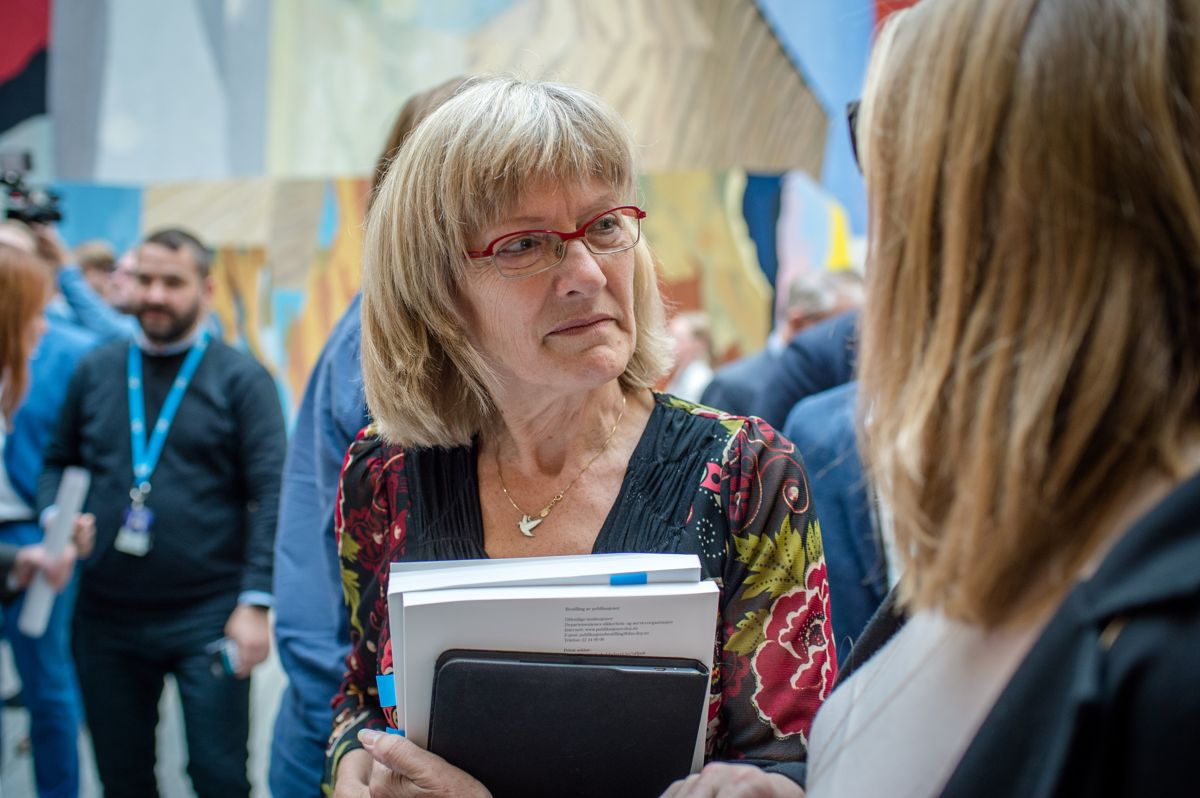 Karin Andersen (SV), leder i kommunalkomiteen, og resten av Stortinget behandler kommuneproposisjonen i dag. Foto: Joakim S. Enger