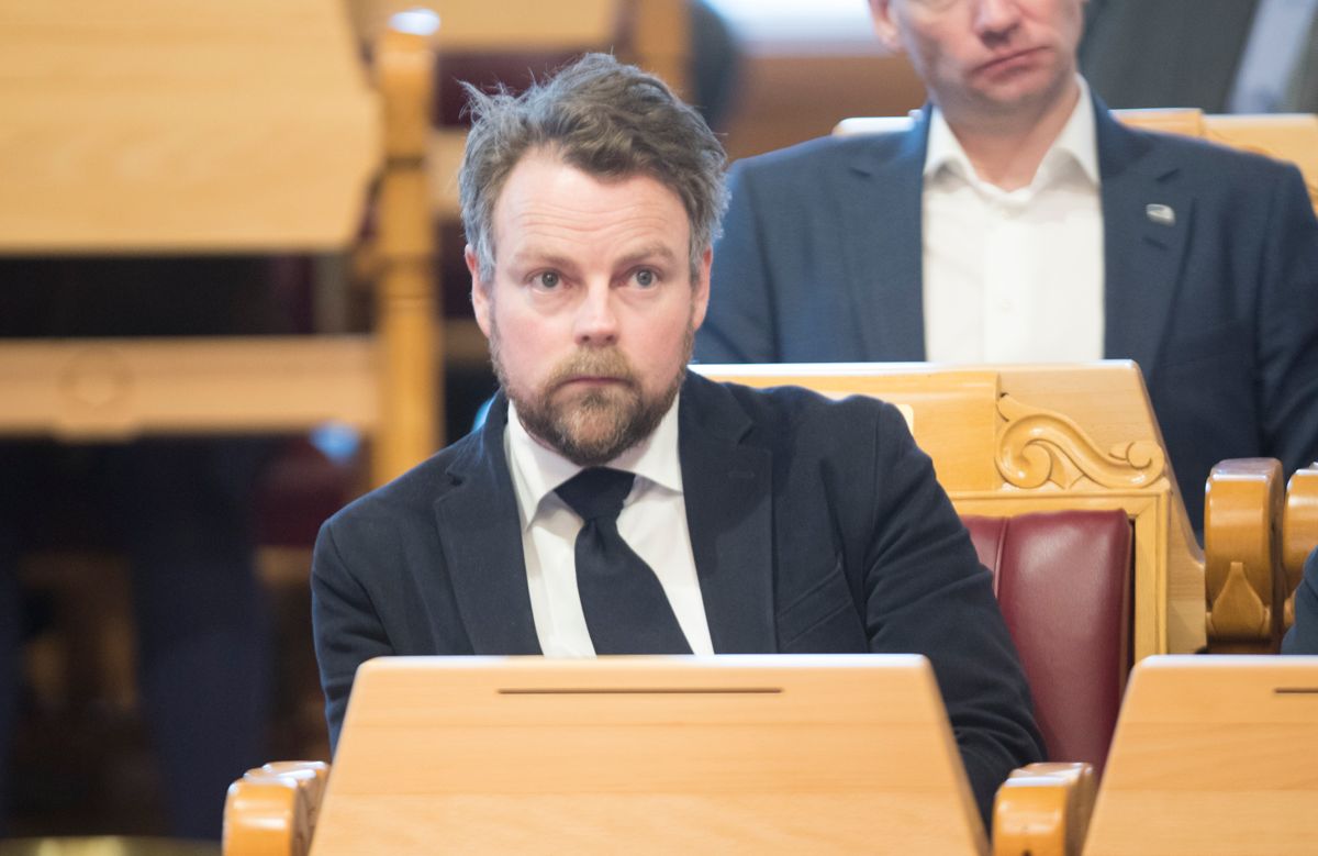 Næringsminister Torbjørn Røe Isaksen er invitert til et folkemøte i Kvalsund mandag kveld. Foto: Terje Bendiksby/NTB scanpix