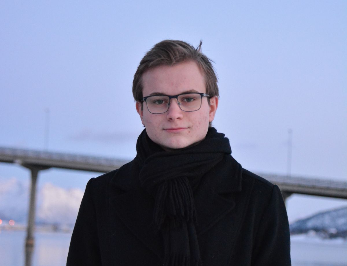 Erwin Teigen (18) er ordførerkandidat for Hadsel Frp under kommunevalget i høst. Frp er nå største opposisjonsparti; i forrige periode hadde de ordføreren. Foto: Marit Bjørkheim/Vesterålens avis