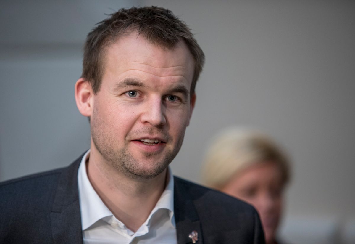 Barne- og familieminister Kjell Ingolf Ropstad (KrF) vil gi kommunene et tydeligere ansvar for barnevernstjenesten. Foto: NTB scanpix