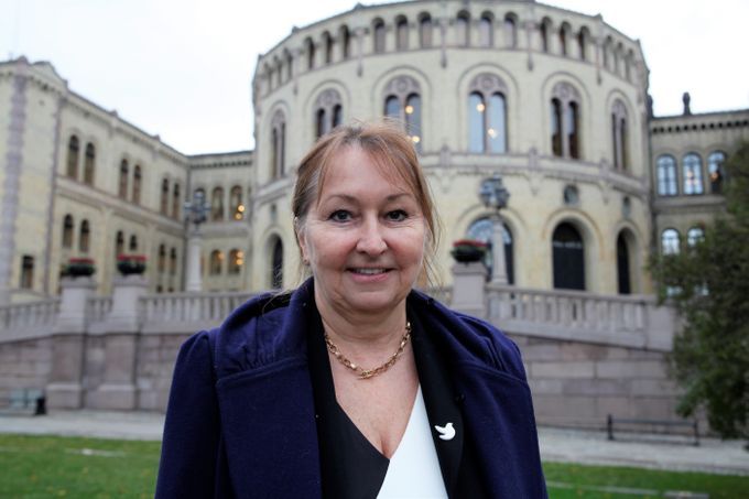 - Forebyggende etikkarbeid er viktig for å sikre tillit til lokaldemokratiet, sier styreleder i KS Gunn Marit Helgesen. Foto: KS