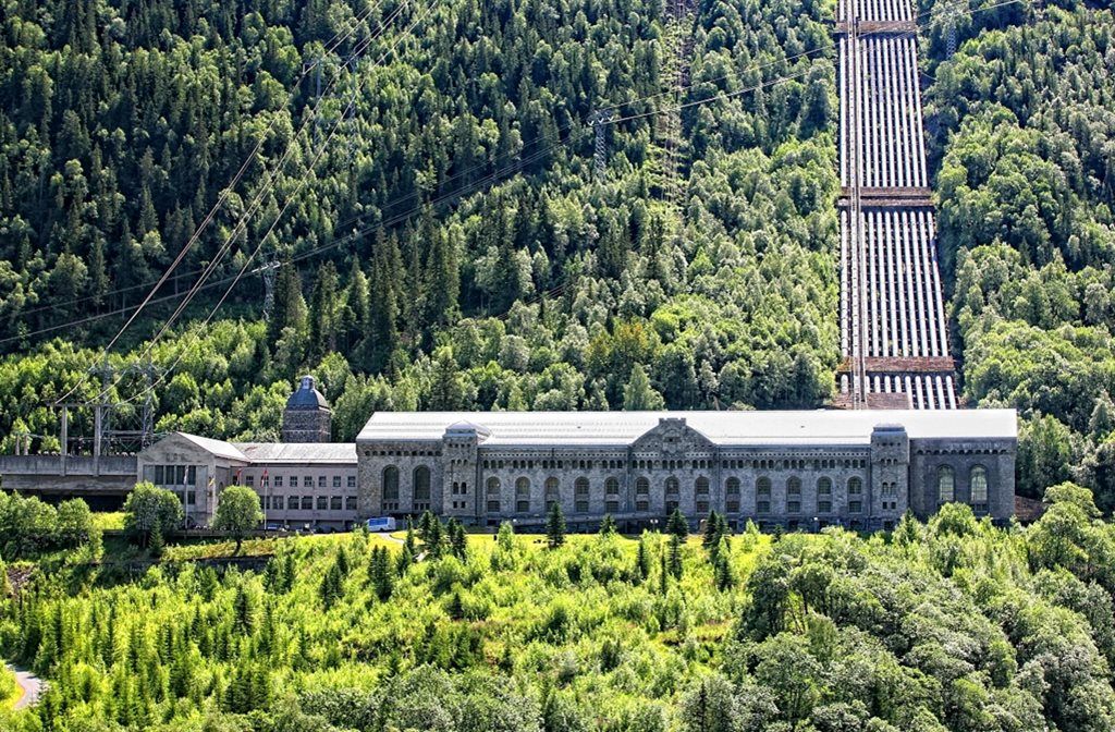 Industriarven i Rjukan og Notodden, som inkluderer kraftstasjonen på Vemork (bildet) fikk verdensarv-status i 2015. Den får drøyt 17 millioner kroner fra Riksantikvaren i år.  Foto: Hans-Dieter Fleger.