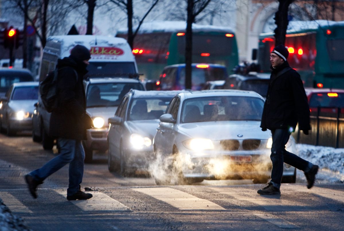 Den nye varslingstjenesten Luftkvalitet i Norge har i tillegg til oppdatert informasjon om forurensning langs veier, tettsteder og byer også informasjon om helseeffekter og helseråd. Foto: NTB scanpix