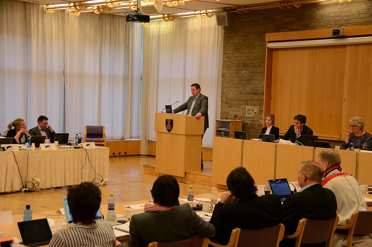 Finnmark fylkesting vurderer rettsak mot staten på grunn av sammenslåingsvedtaket i Stortinget.