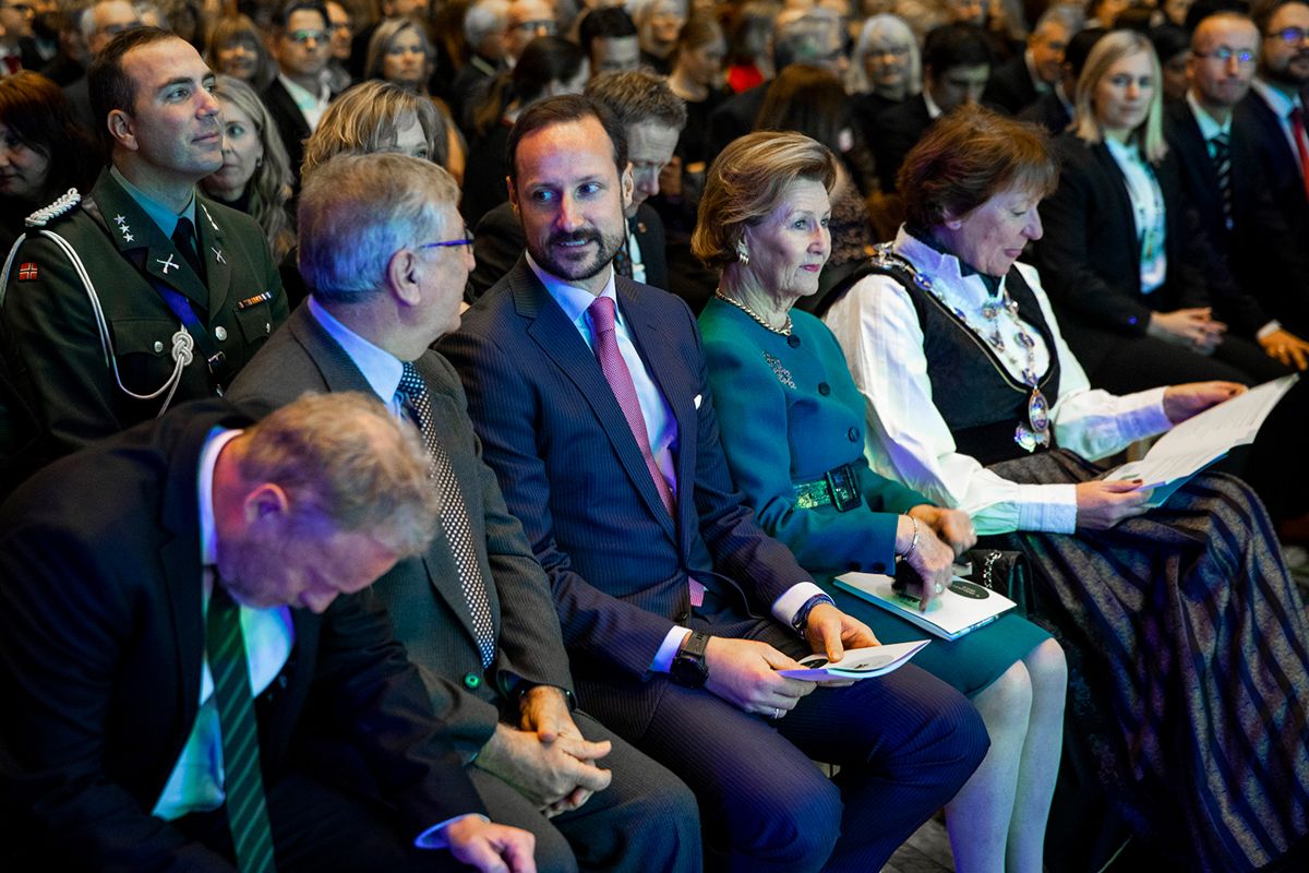 Kronprins Haakon og dronning Sonja var æresgjester under en høytidelig seremoni i Oslo rådhus for å markere at Oslo er europeisk miljøhovedstad i 2019. Foto: Tore Meek / NTB scanpix