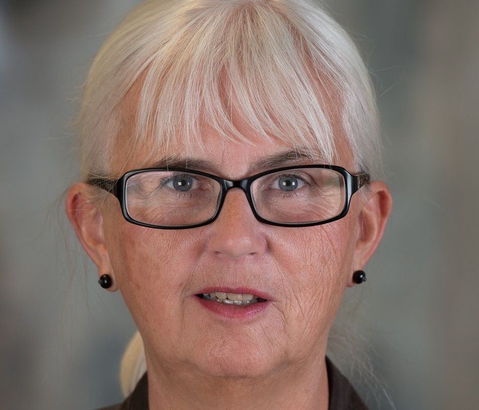 Fylkesmann i Buskerud, Helen Bjørnøy, anbefaler ikke å overføre hele Sollihøgda til Bærum. Foto: Fylkesmannen i Buskerud