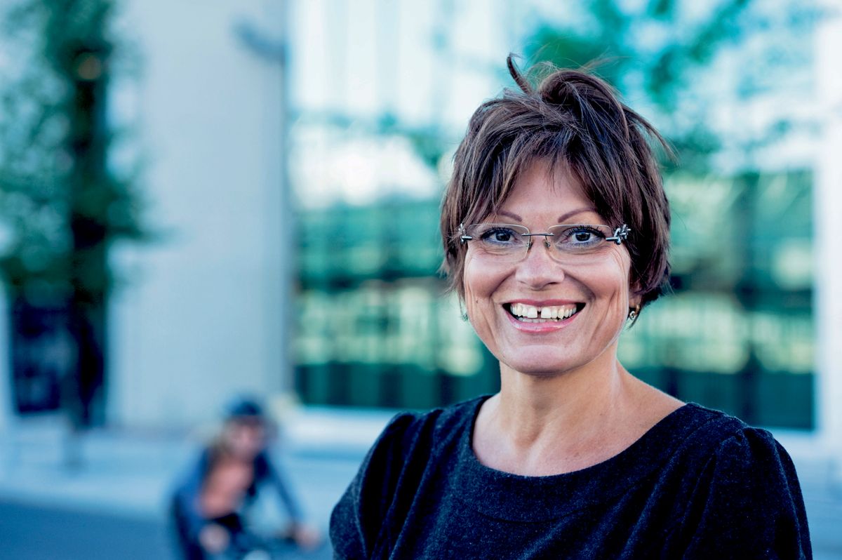 Godt arbeidsmiljø og lavt sykefravær lønner seg for alle parter, sier konserndirektør i KLP, Marianne Sevaldsen.