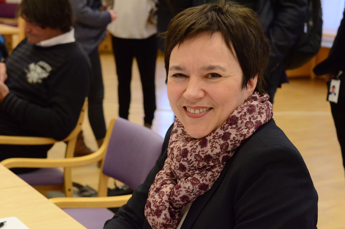 Fylkesordfører i Finnmark Ragnhild Vassvik (Ap) sier partiet vil vurdere å støtte forslag om folkeavstemning. Foto: Finnmark fylkeskommune