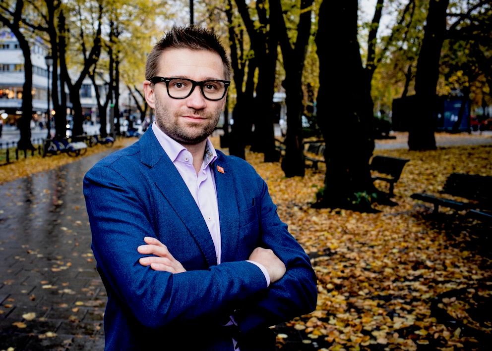 Leder av kontrollutvalget i Trondheim kommune, Rolf Jarle Brøske (H), forventer at folkevalgte og ansatte blir flinkere til å registrere opplysninger i Styrevervregisteret.