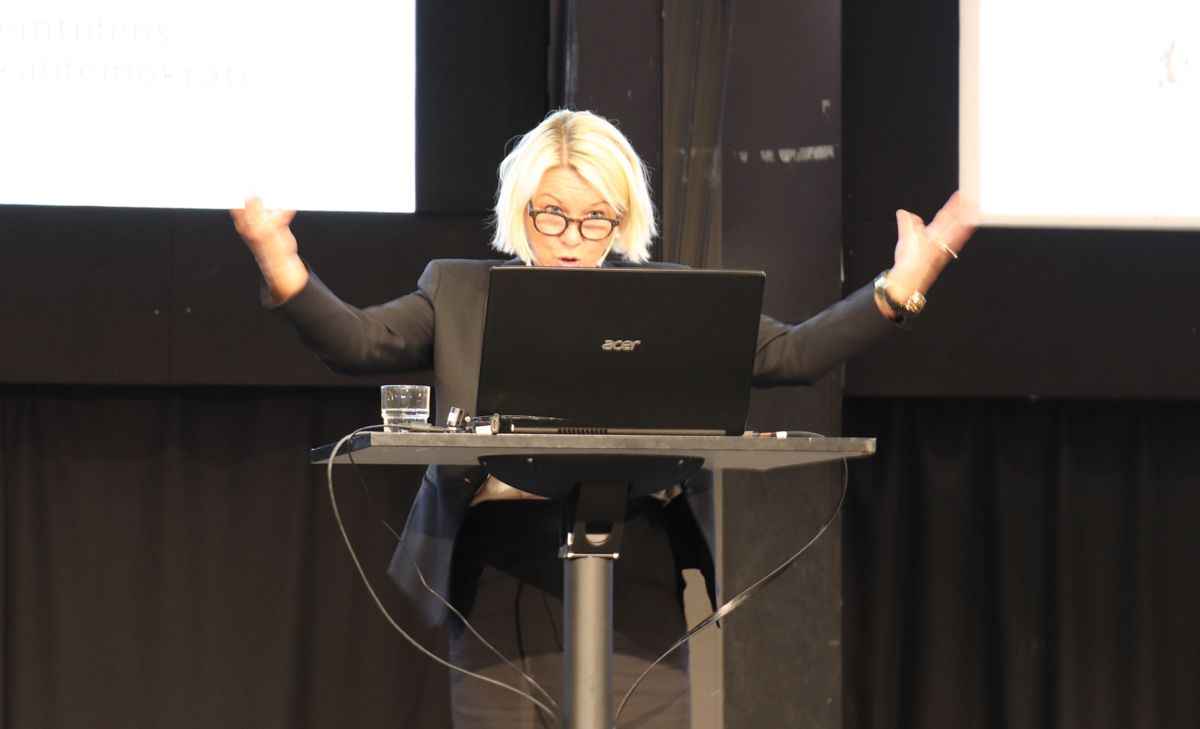 Kommunalminister Monica Mæland (H) utfordret nye kommuner til å styrke lokaldemokratiet på lokaldemokratikonferansen i Trondheim i dag. Foto: Jan Inge Krossli