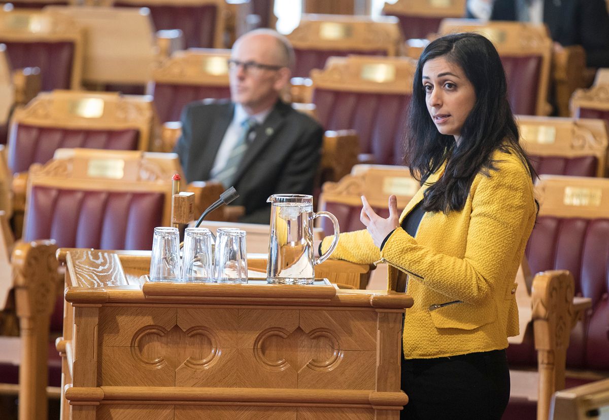 Arbeiderpartiets nestleder Hadia Tajik stiller spørsmål til statsminister Erna Solberg i den muntlige spørretime på Stortinget tidligere i år. Arkivfoto: Vidar Ruud / NTB scanpix