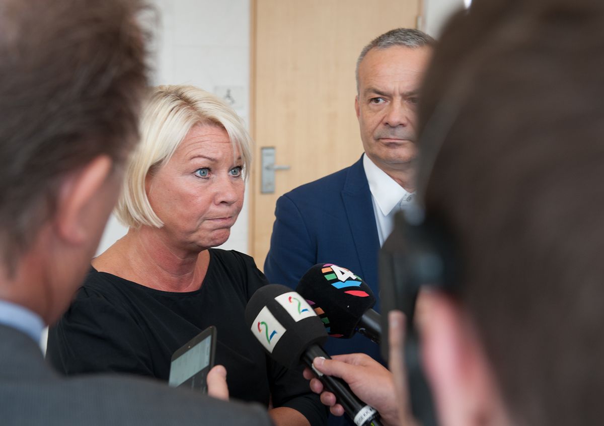 Kommunalminister Monica Mæland (H) og fylkesrådsleder i Troms Willy Ørnebakk (Ap) møtte mediene etter sitt møte i formiddag. Foto: Terje Lien