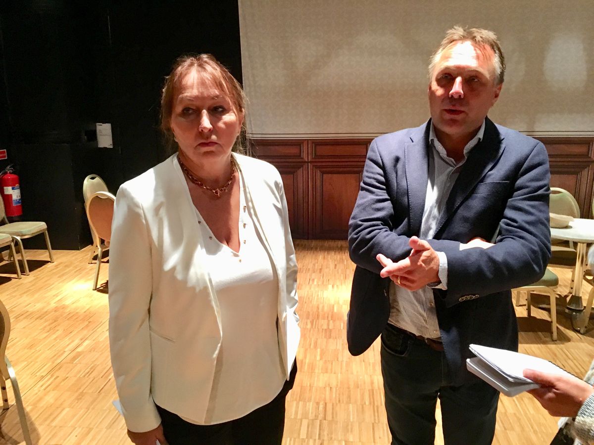 KS-leder Gunn Marit Helgesen og Trøndelag fylkesordfører Tore O. Sandvik er bekymret for konsekvensene av Finnmarks nei til sammenslåing. (Foto: Tone Holmquist)