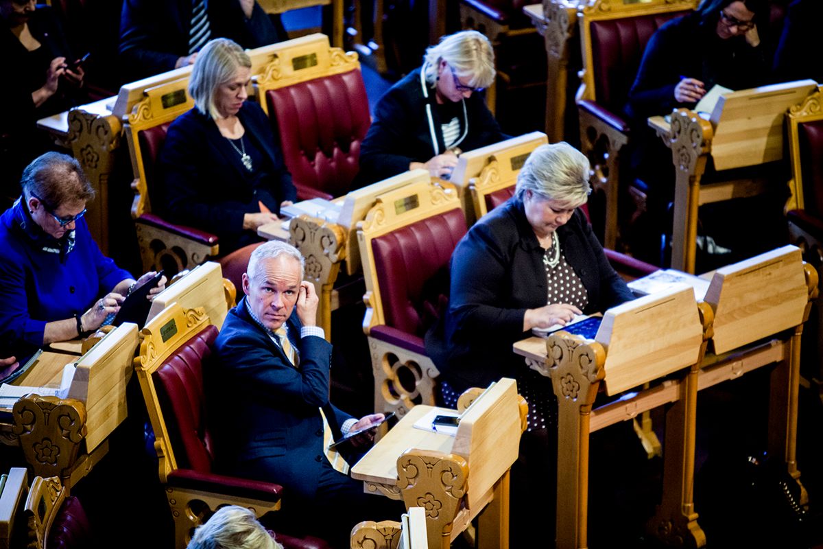 Stortingsflertallet av Høyre, Frp, Venstre og KrF gir kommunalminister Jan Tore Sanner (H) beskjed om at sammenslåingskommunene skal beholde sine gulrøtter uavkortet. Arkivfoto: Magnus Knutsen Bjørke