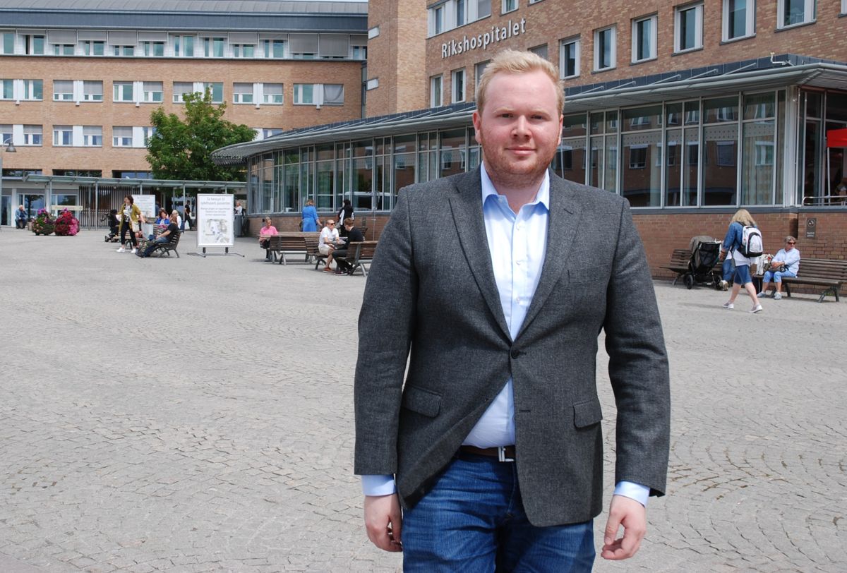 Helge Leander Braathen Jensen (H) studerer medisin, og legegjerningen kan føre ham ut av lokalpolitikken i Sørum. Foto: Jan Inge Krossli