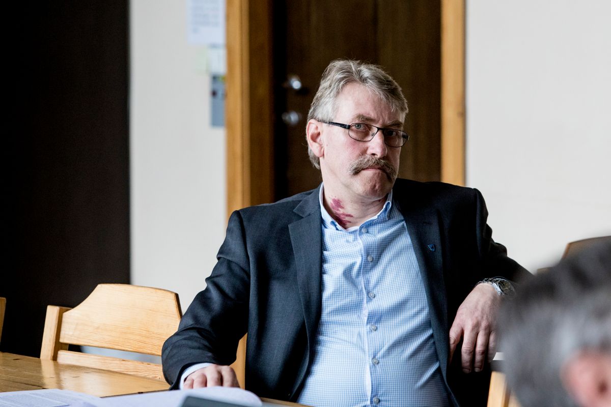 Ordfører Kåre Helland i Sør-Aurdal avviser at revisjonssjefens omstridte epost var avklart med ham på forhånd. Foto: Magnus K. Bjørke