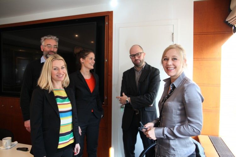 Brusselkontoret arrangerer møter og seminarer, tar imot besøk og holder en rekke foredrag i Brussel og i Norge. Her er det representanter fra KS advokatene som er på besøk.