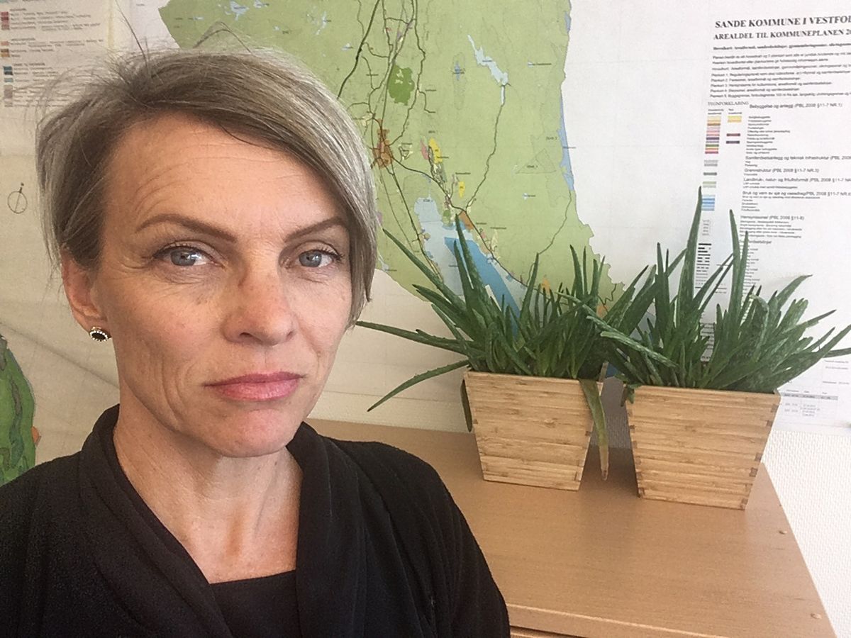 Anitra Fossum, virksomhetsleder for plan og byggesak i Sande i Vestfold. Foto: Privat