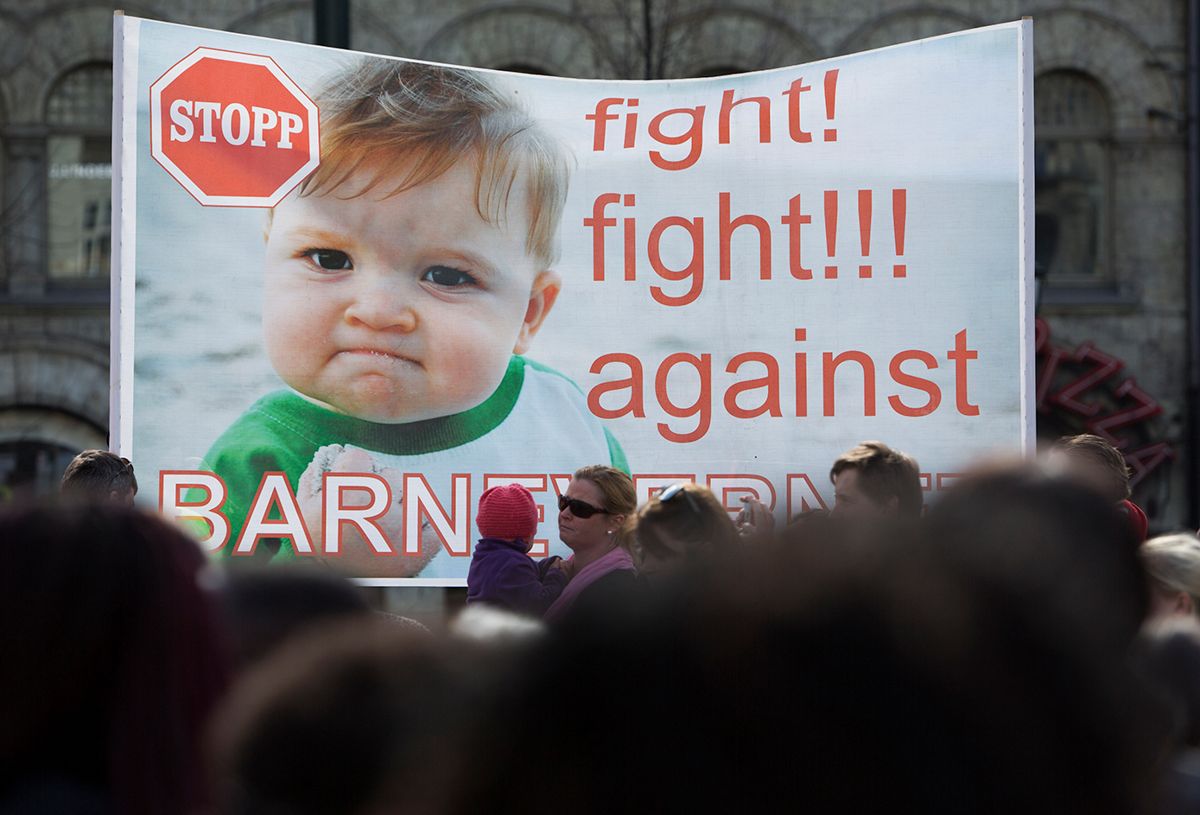 Også i Norge har det vært demonstrasjonene mot barnevernet. Her fra aksjonen utenfor Stortinget i april. Foto: Ole Berg-Rusten / NTB scanpix