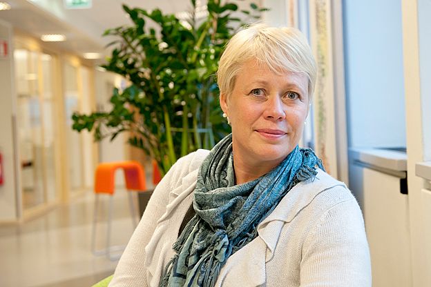 Anne-Cathrine Hjertaas, avdelingsdirektør for arbeidsgiverpolitikk i KS, mener utviklingen er positiv hva gjelder å ansette flere kvinnelige rådmenn. Foto: Terje Lien