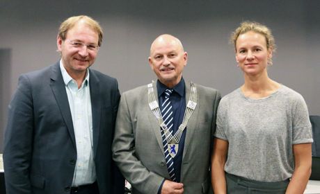 Buskeruds fylkeskommunes forhandlingsutvalg: Rune Kjølstad (H), Roger Ryberg (Ap) og Hanne Lisa Matt (MDG). Foto: Buskerud fylkeskommune
