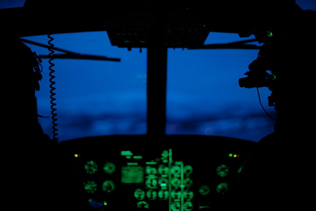 Norske piloter fra 339 skvadronen under ett nattflygningsoppdrag i Blåtind skytefelt i Målselv. Onsdag er nettopp Målselv en av kommunene som legger fram et eget forslag til forsvarsforlik. Foto: Torstein Haugaard, Forsvaret