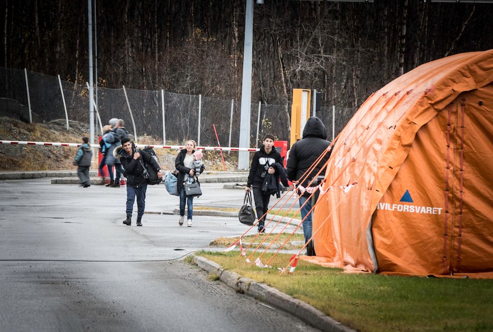 5.500 asylsøkere passerte riksgrensa ved Storskog i fjor høst, og 3.500 ble innlosjert i Fjellhallen i Kirkenes. Kommunen venter fortsatt på å få refundert alle utleggene de hadde. Foto: Lisa Rypeng