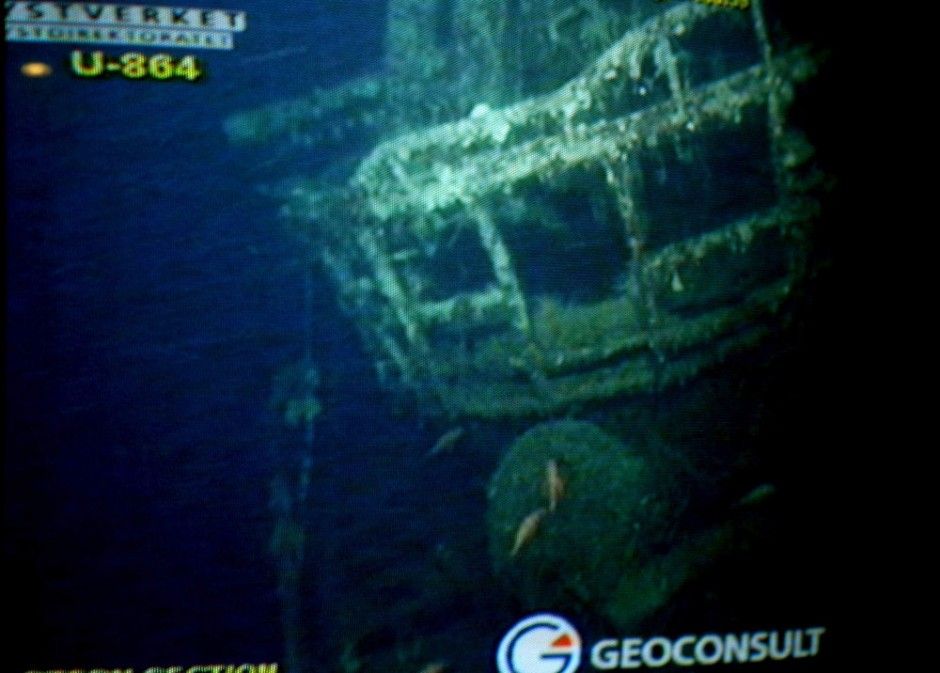 I 2003 ble den tyske ubåten U-864 funnet, på 150 meters dyp, lastet med 1.847 kvikksølvbeholdere. Ubåten ligger i en skråning, på ustabil grunn, og utgjør en stor trussel for havmiljøet rundt. Foto: Kystverket / Scanpix