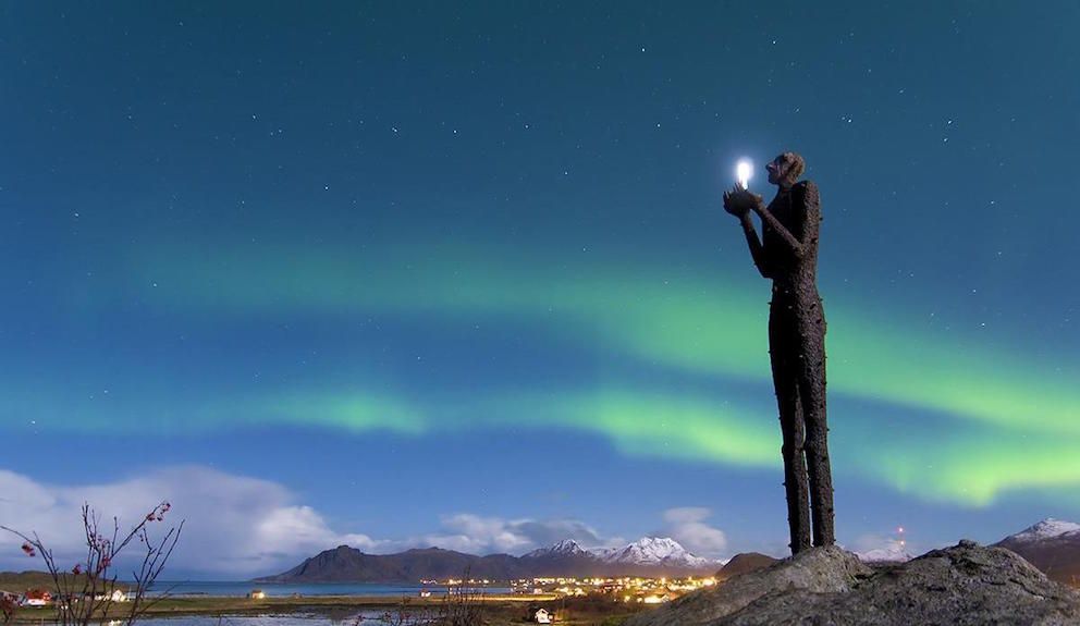 «Mannen fra havet» av Kjell Erik Killi Olsen, plassert i Bø kommune, er ett av kunstverkene i Skulpturlandskap Nordland. Foto: Nordland fylkeskommune