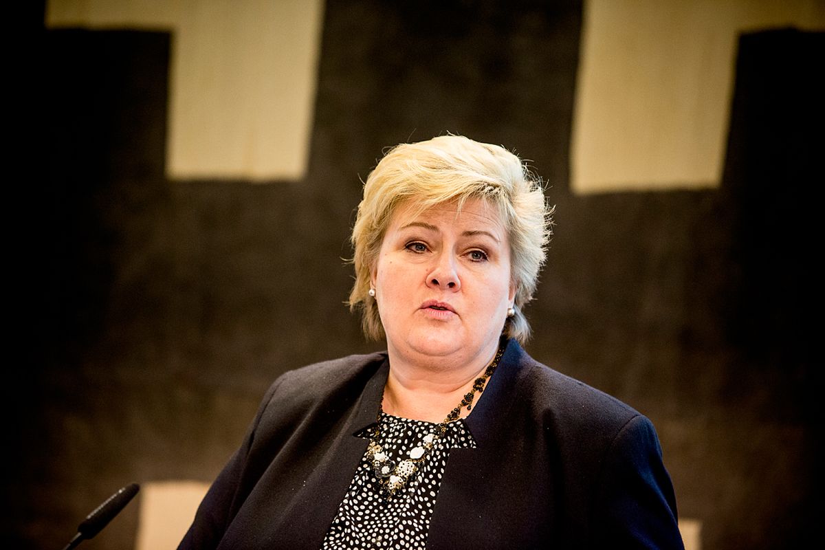Statsminister Erna Solberg varsler harde økonomiske prioriteringer for å håndtere det høye antallet asylsøkere som kommer til Norge. Foto: Magnus Knutsen Bjørke