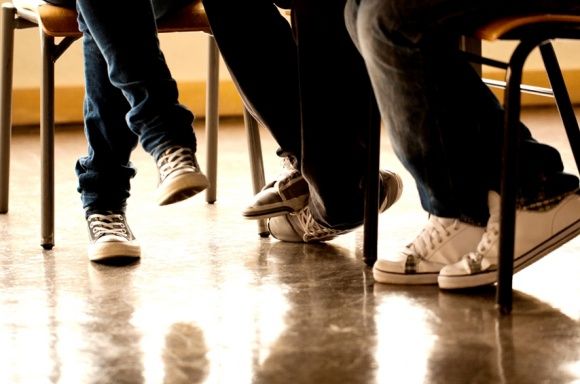 Bærum kommune mener en 15-åring er en trussel for andre elever, og gir ham undervisning alene på en ungdomsklubb med to lærere. Det er brudd på opplæringsloven, mener Fylkesmannen. Ilustrasjonsfoto: Colourbox.com