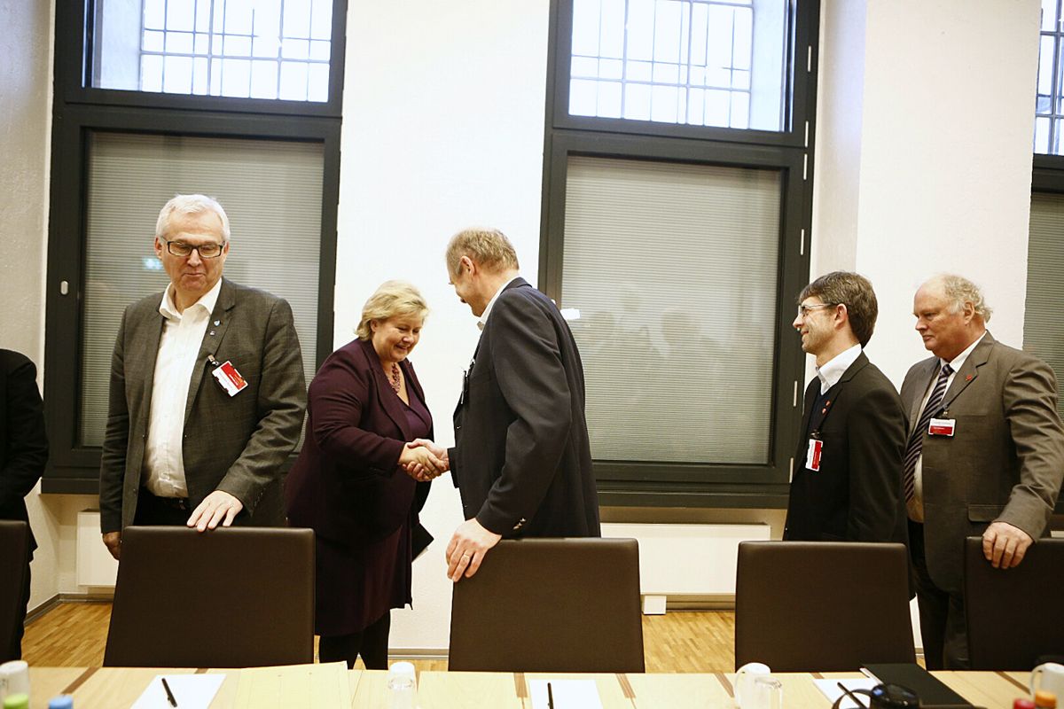 Statsminister Erna Solberg tok imot flomordførere til møte i dag. Foto: Magnus Knutsen Bjørke