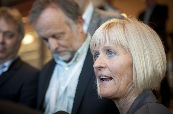 Det er lite forhandlingsleder Per Kristian Sundnes i KS og Unio-leder Ragnhild Lied kan gjøre for å unngå streik, mener fafo-forsker. Foto: Lisa Rypeng