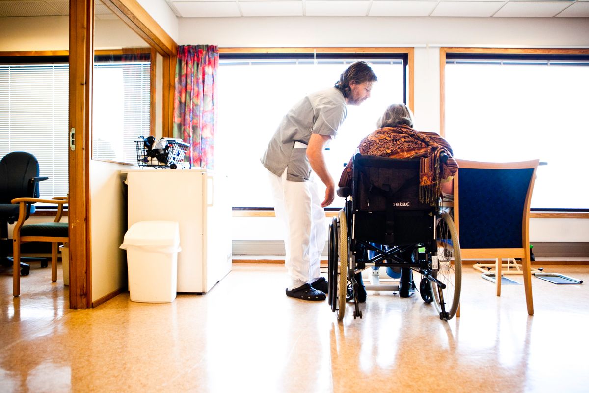 Den er for lite oppmerksomhet rundt inadekvat pleie og omsorg, overgrep og forsømmelser i sykehjem, mener Wenche Malmedal, førsteamanuensis ved Høgskolen i Sør-Trøndelag. Illustrasjonsfoto: Magnus K. Bjørke